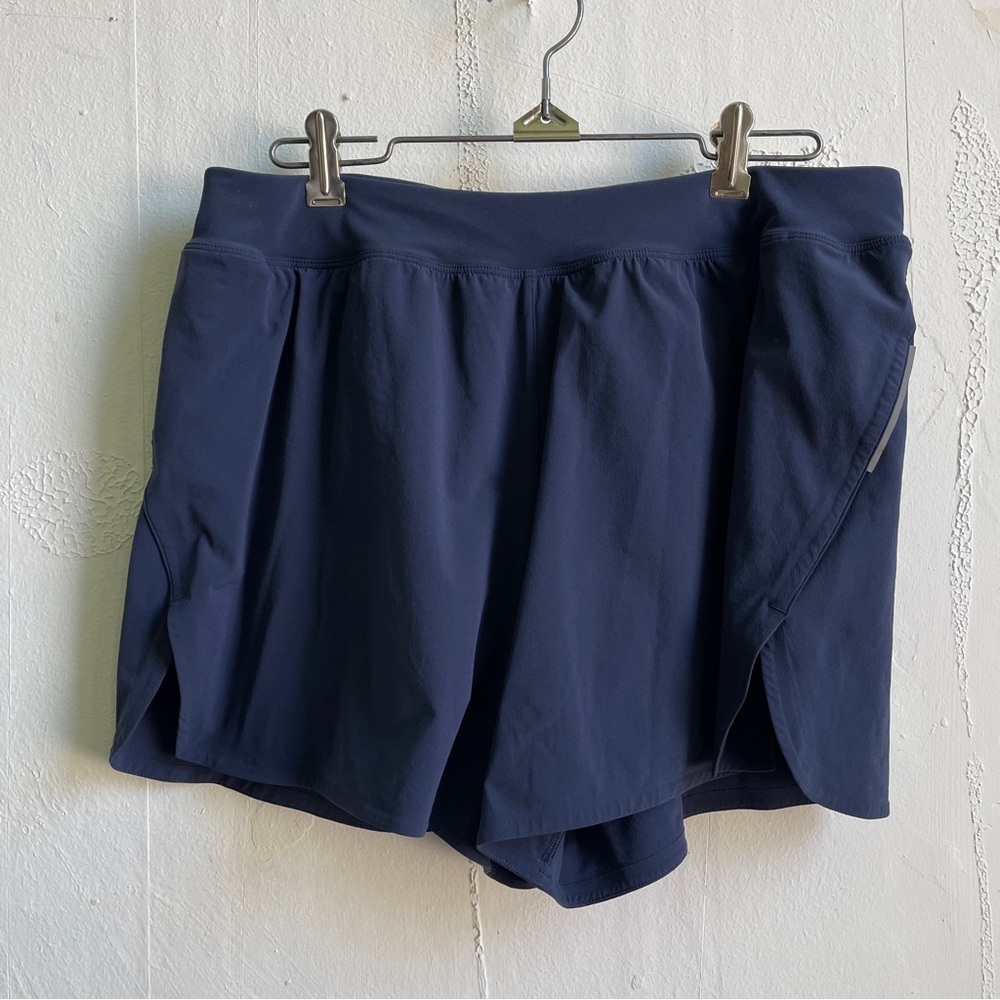 Outdoor Voices Mens Ready Set LightSpeed Shorts Size Medium Navy Blue